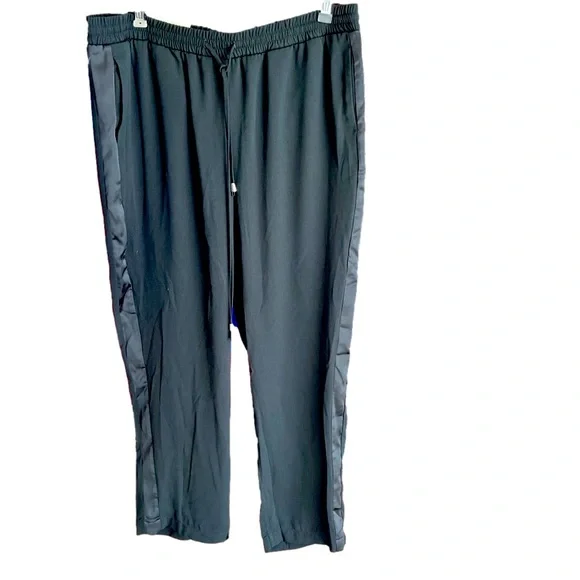 A New Day NWT Jogger Pants L Black High Rise relaxed hip & thigh satin trimmed - Picture 1 of 12